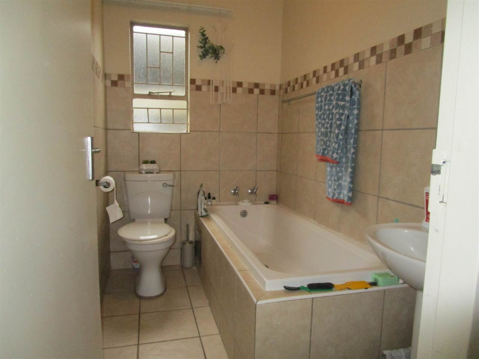 3 Bed House in Leopards Rest Security Estate photo number 12