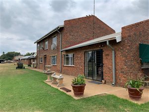 7 ha Farm in Kameeldrift West