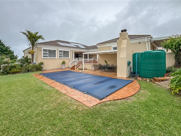 4 Bedroom Townhouse