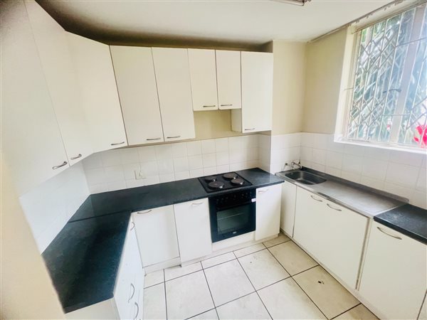2 Bed Flat in Ashley