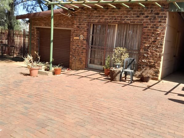 2 Bed Garden Cottage