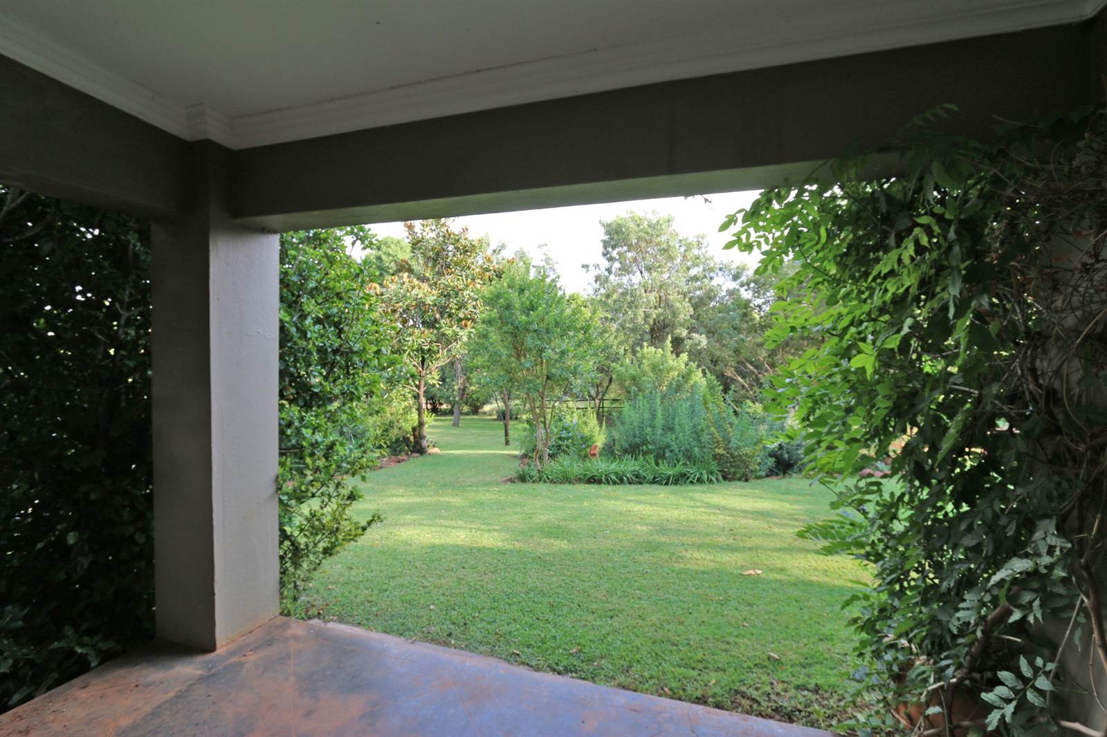 1 Bed Garden Cottage in Mooikloof Equestrian Estate photo number 2