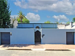 3 Bed House in The Gardens