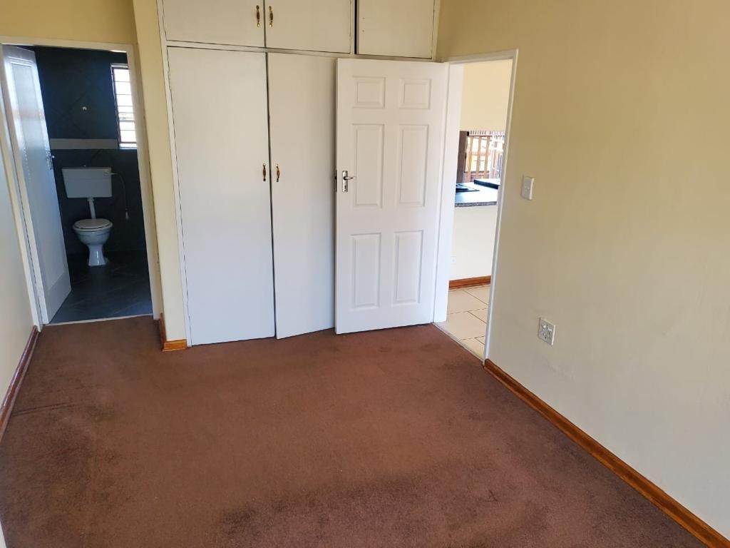 1.5 Bed Apartment in Brakpan Central photo number 14