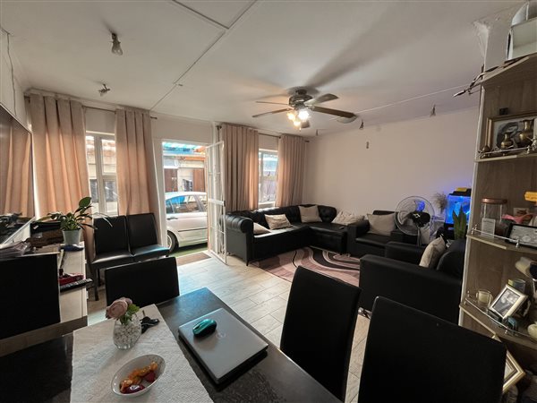 2 Bedroom House 2 Bedroom House