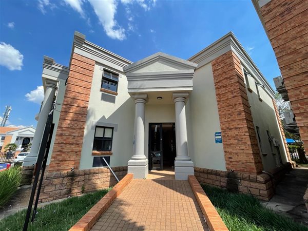 80  m² Commercial space in Highveld