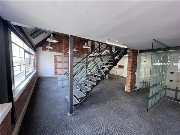 205  m² Commercial space in Green Point