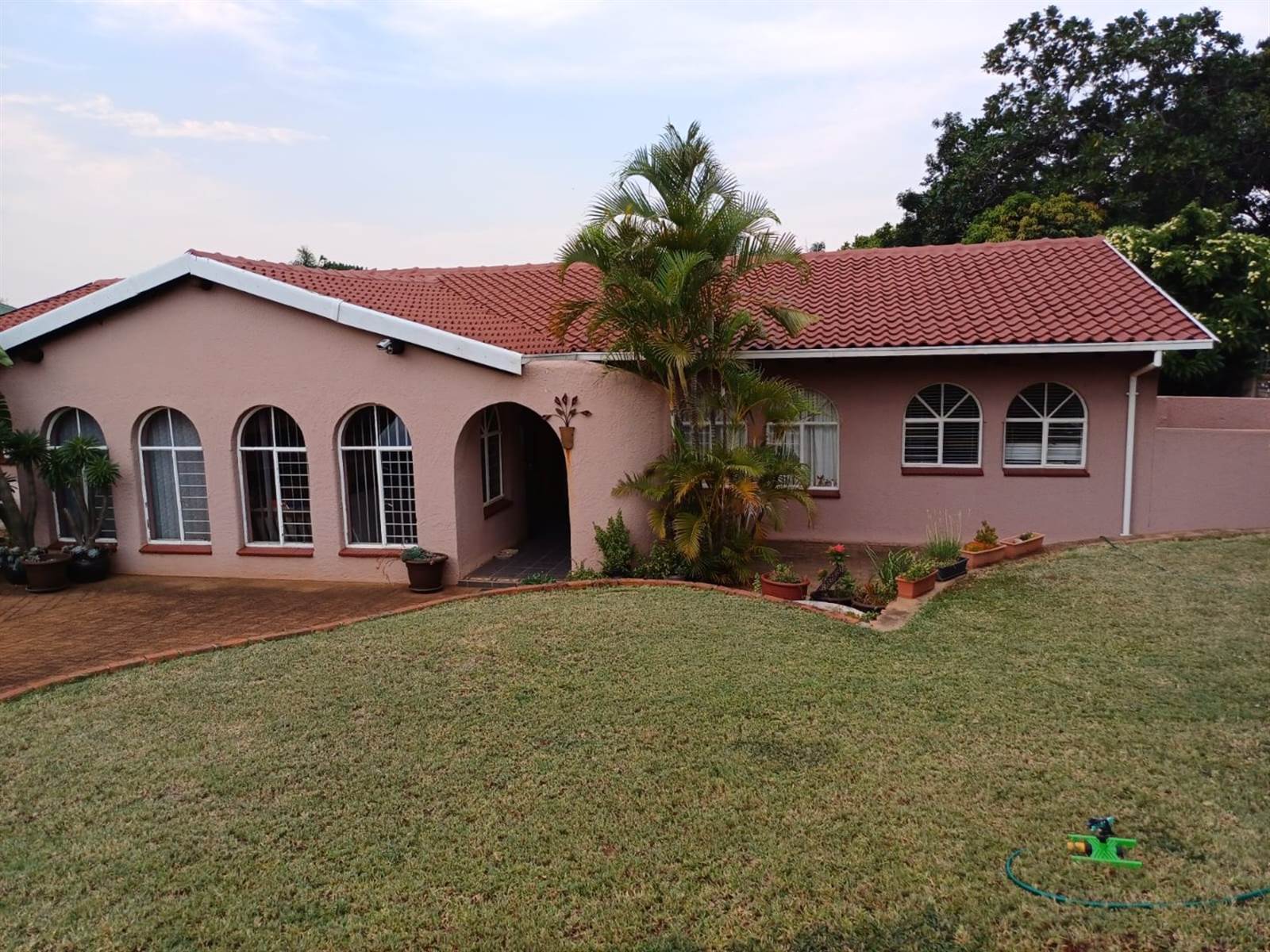 4 Bed House in Florauna photo number 1