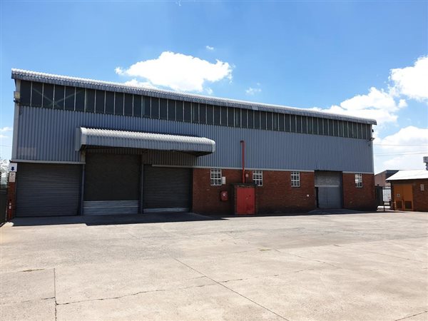 2 555  m² Industrial space