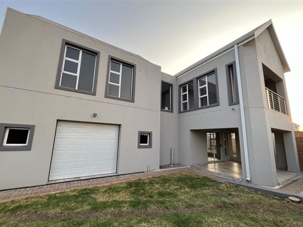 3 Bed House in Riverspray Lifestyle Estate