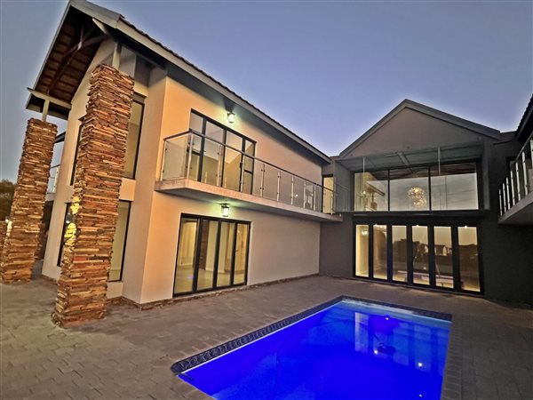 5 Bed House in Lilyvale