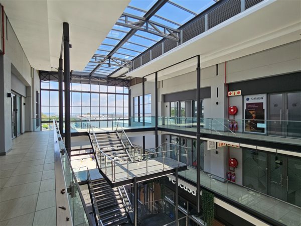 112  m² Commercial space in Fourways