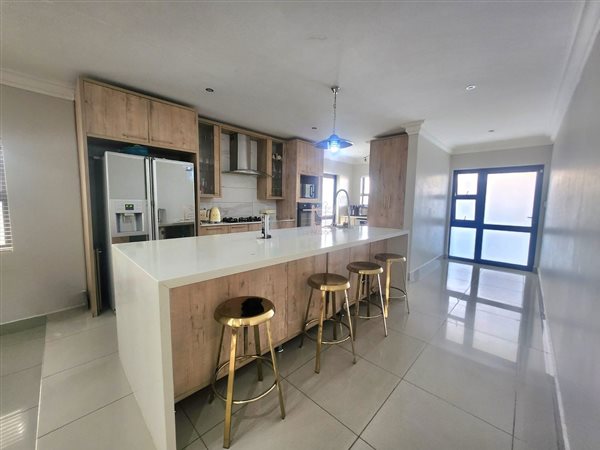 4 Bedroom Townhouse 4 Bedroom Townhouse