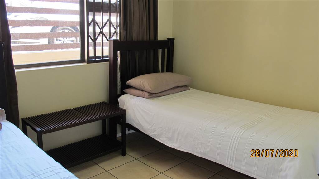 3 Bed Flat in Winklespruit photo number 11
