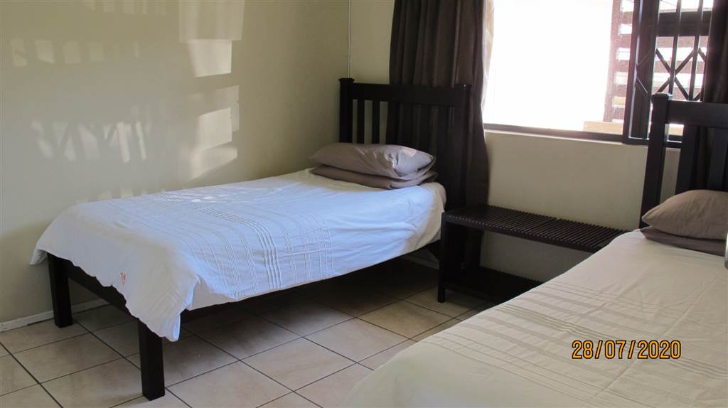 3 Bed Flat in Winklespruit photo number 12