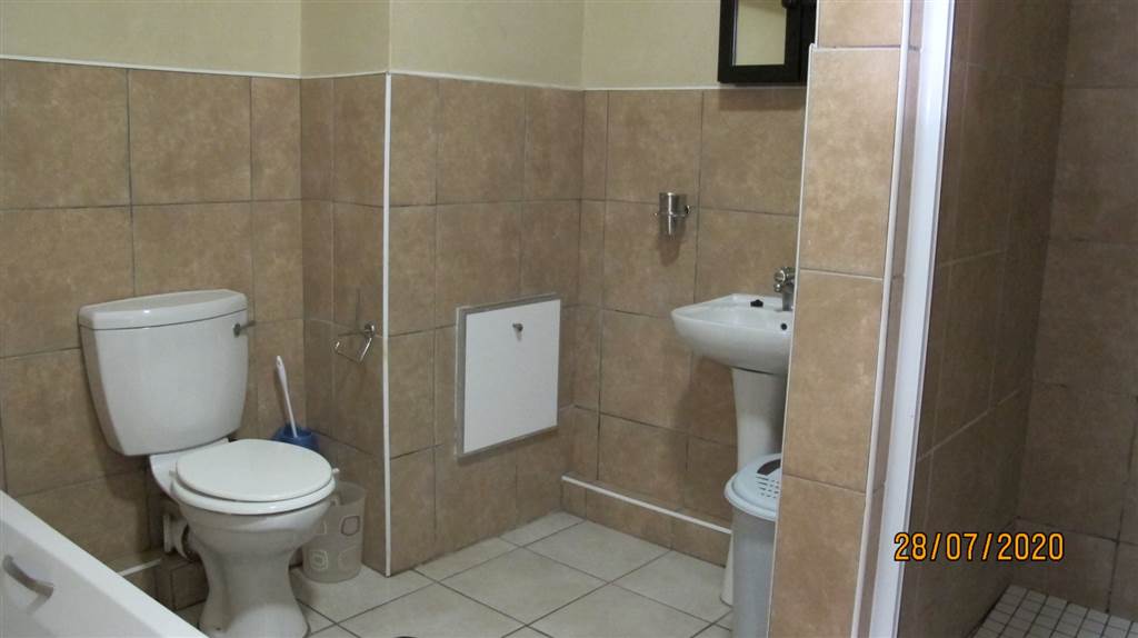 3 Bed Flat in Winklespruit photo number 13