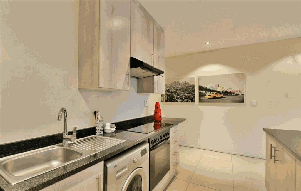 1 Bed Apartment in Morningside photo number 3