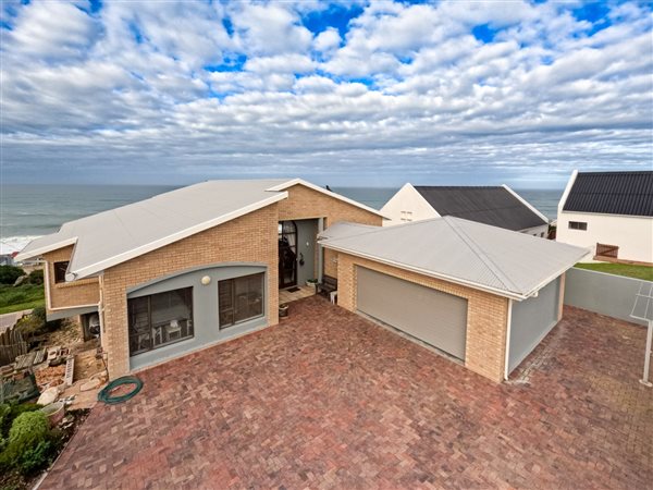 4 Bedroom House 4 Bedroom House