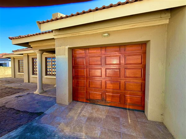 3 Bedroom House 3 Bedroom House