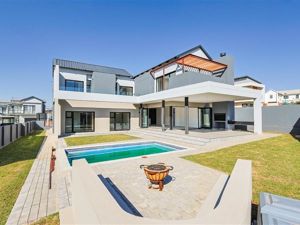 5 Bedroom House 5 Bedroom House