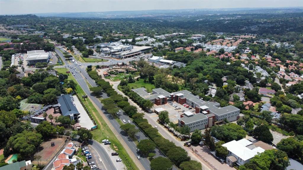 6630  m² Commercial space in Bryanston photo number 3