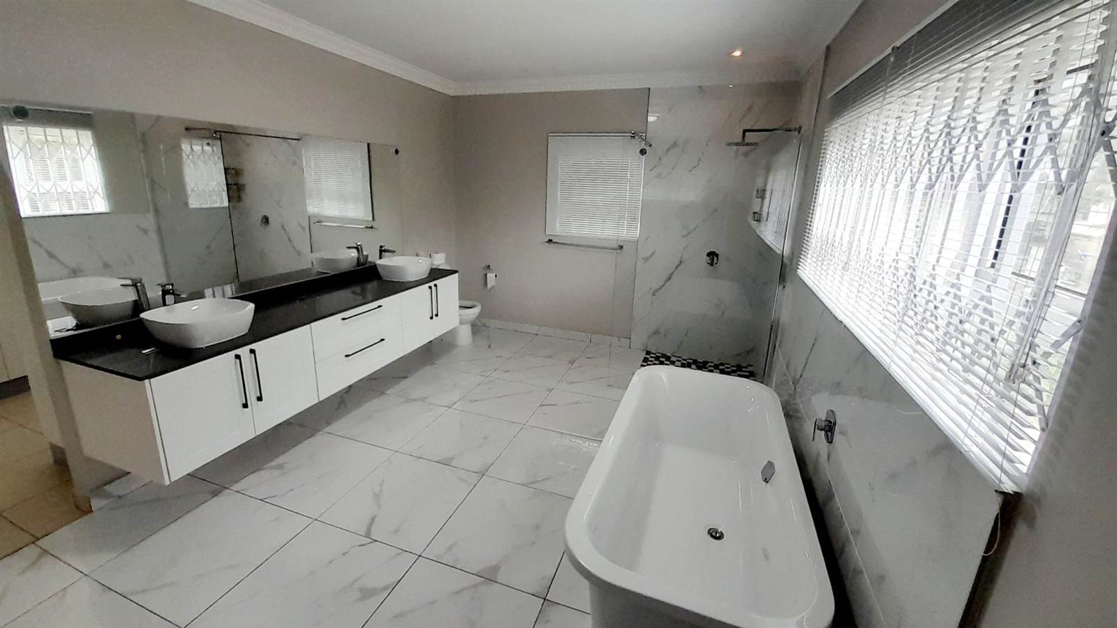5 Bed House in Umhlanga Rocks photo number 23