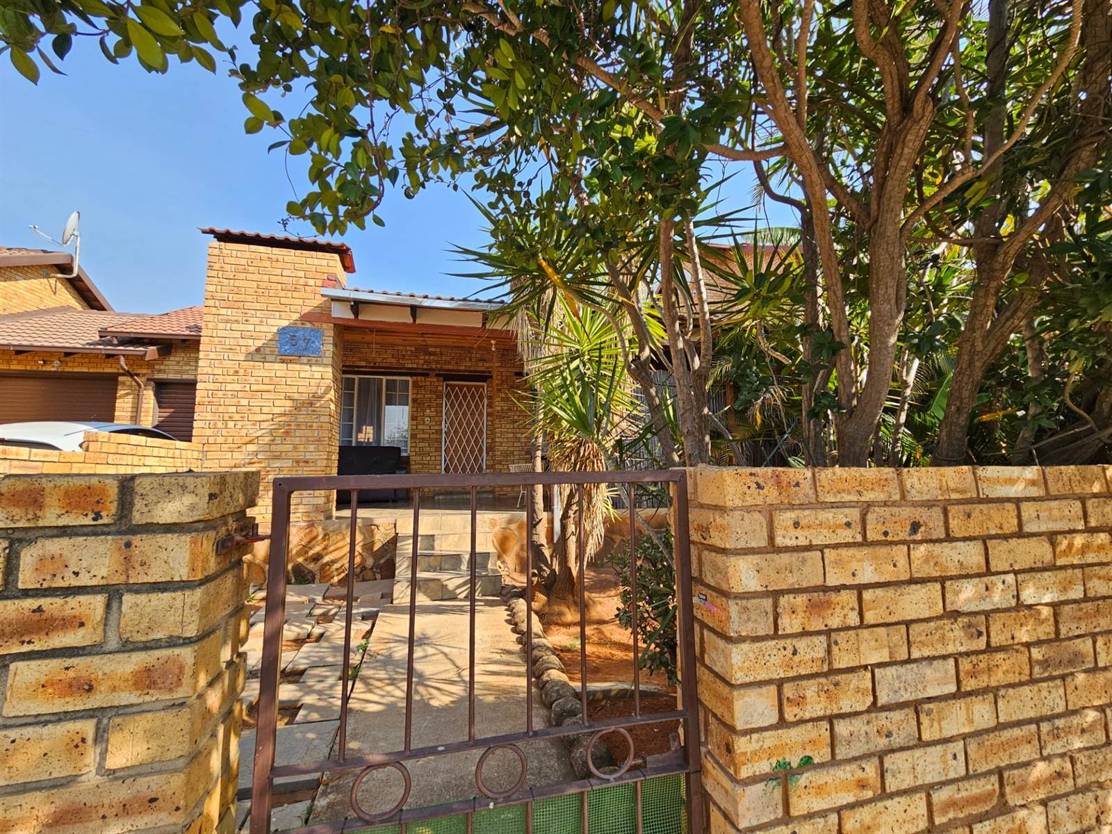 3 Bed Townhouse in Safari Gardens photo number 1