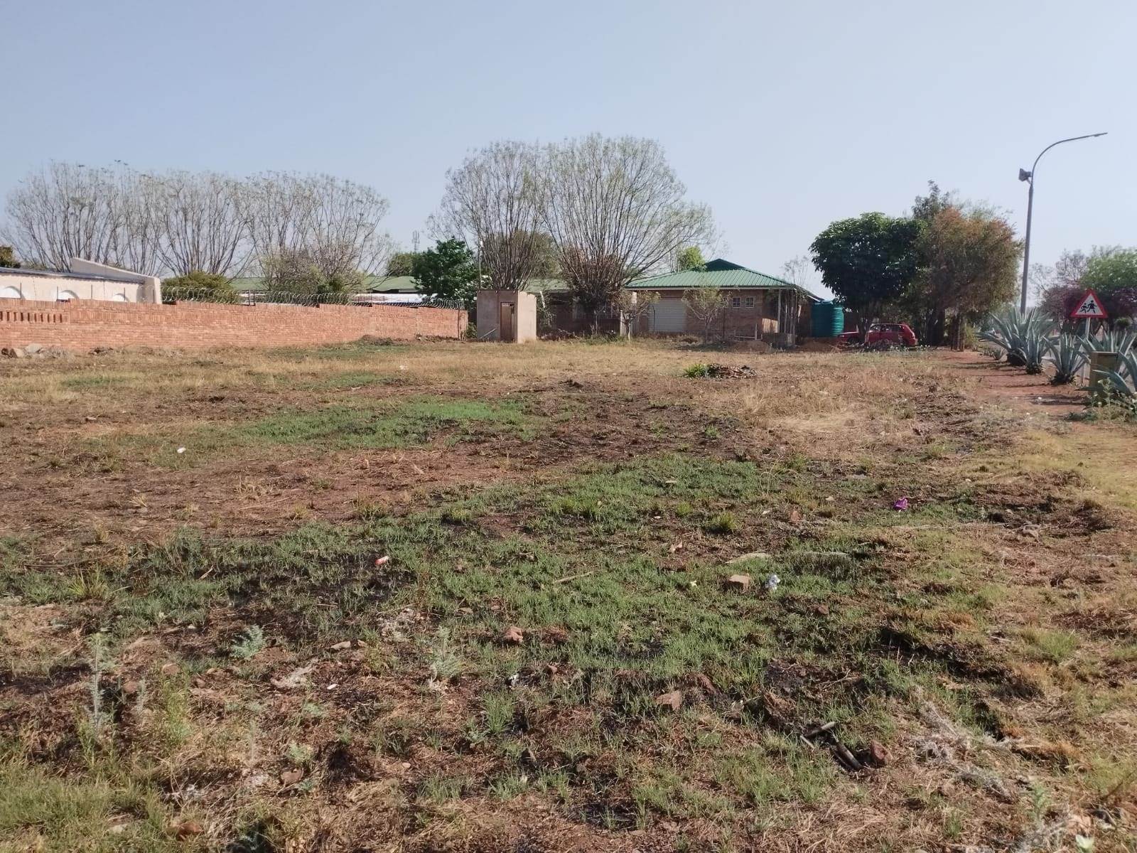 1239 m² Land available in Jinnah Park photo number 3