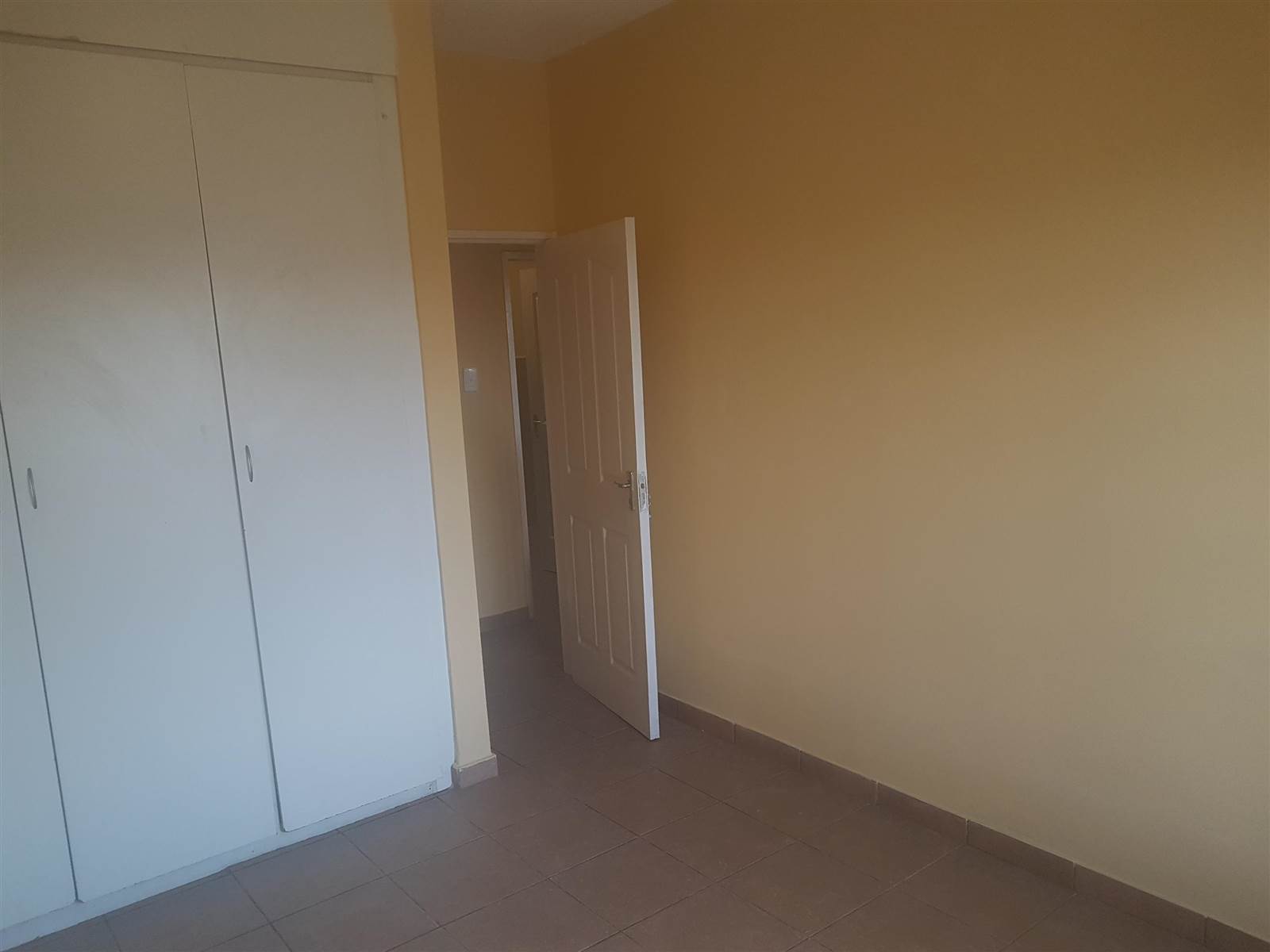 2 Bed Apartment in Brakpan North photo number 9