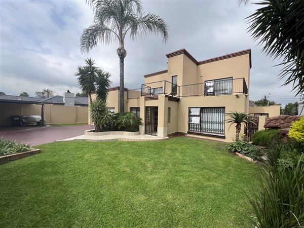 3 Bedroom House 3 Bedroom House