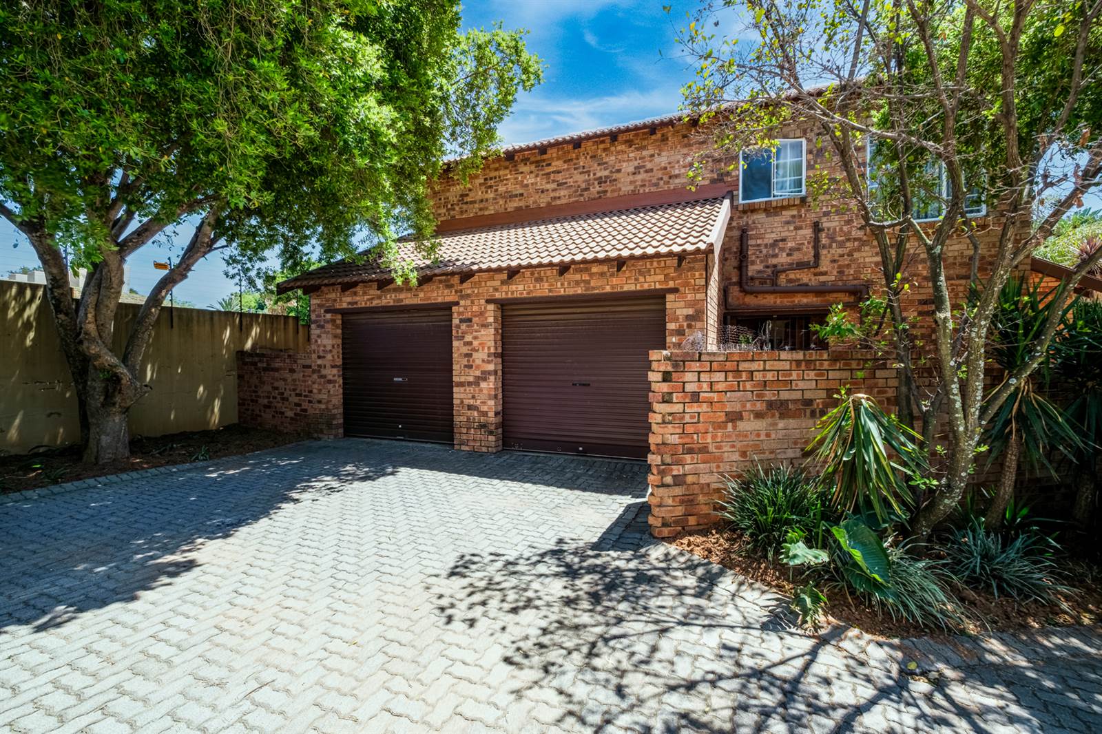 3 Bed Townhouse in Sundowner photo number 3