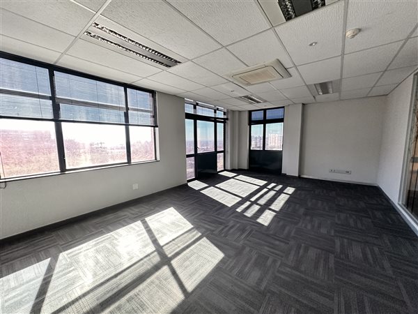 263  m² Commercial space