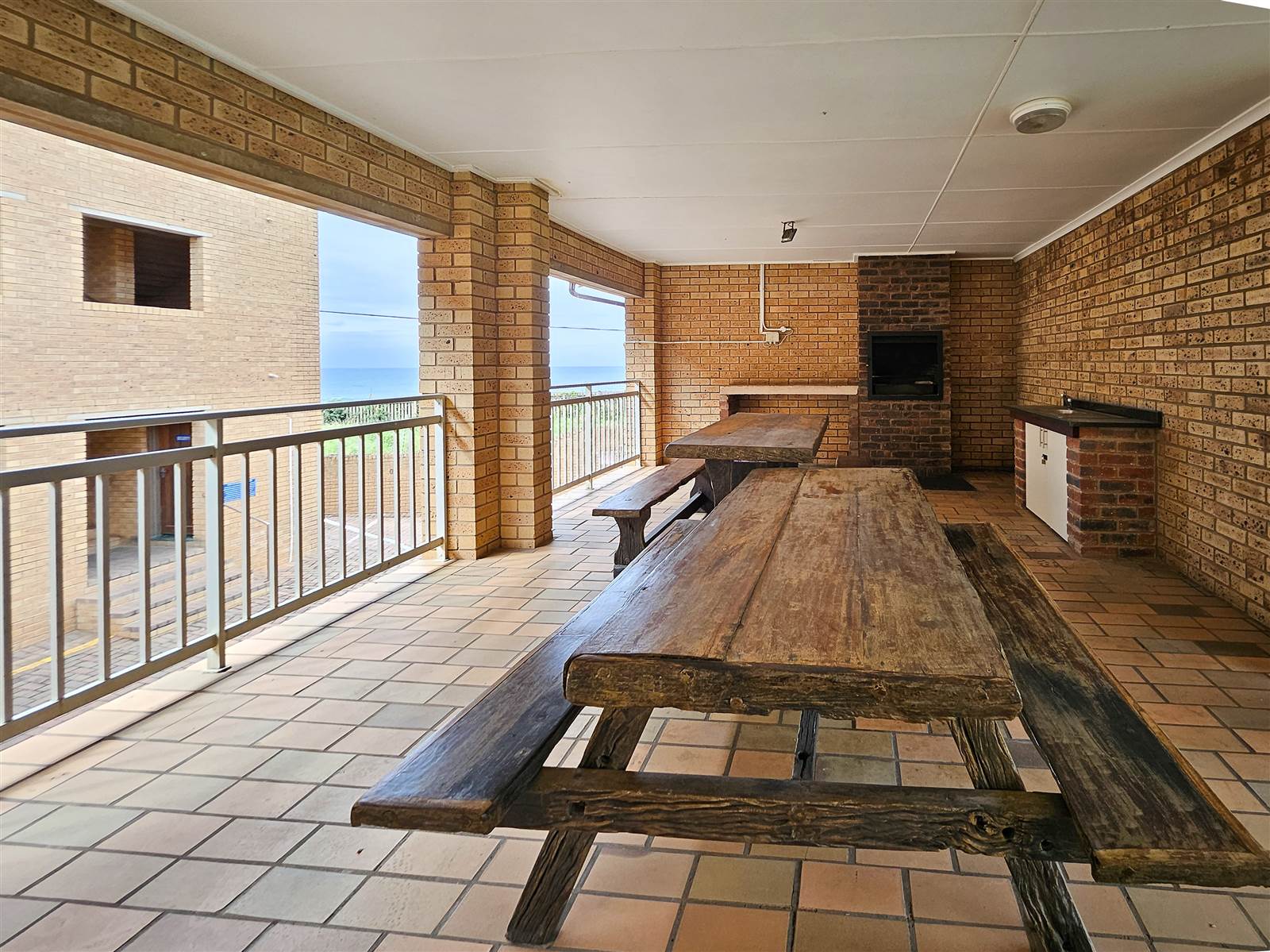 4 Bed Apartment in Winklespruit photo number 27