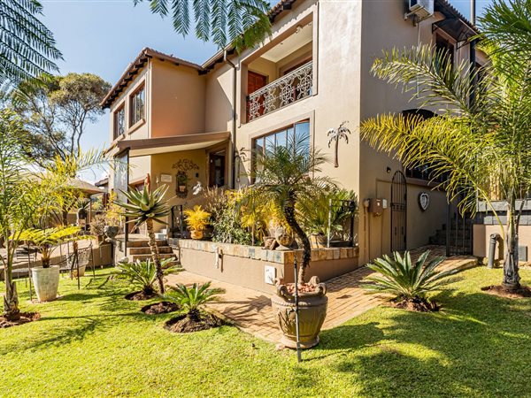 5 Bedroom House 5 Bedroom House