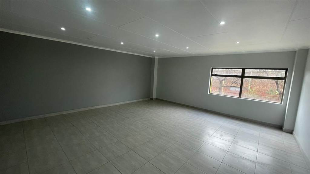 1215  m² Industrial space in Pretoria West photo number 19