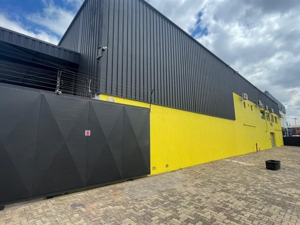 1215  m² Industrial space in Pretoria West
