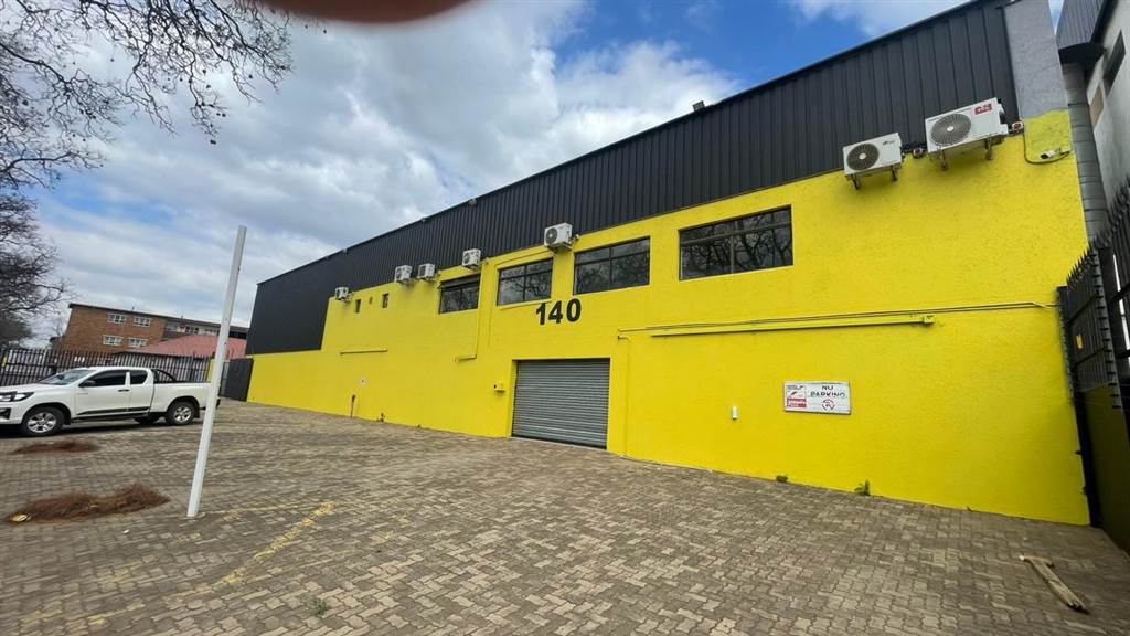 1215  m² Industrial space in Pretoria West photo number 3