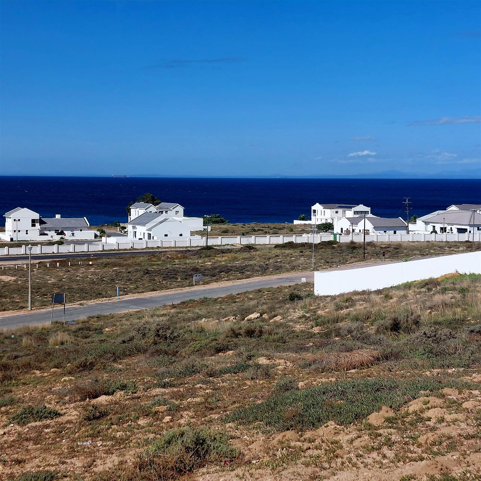 738 m² Land available in Da Gama Bay photo number 1