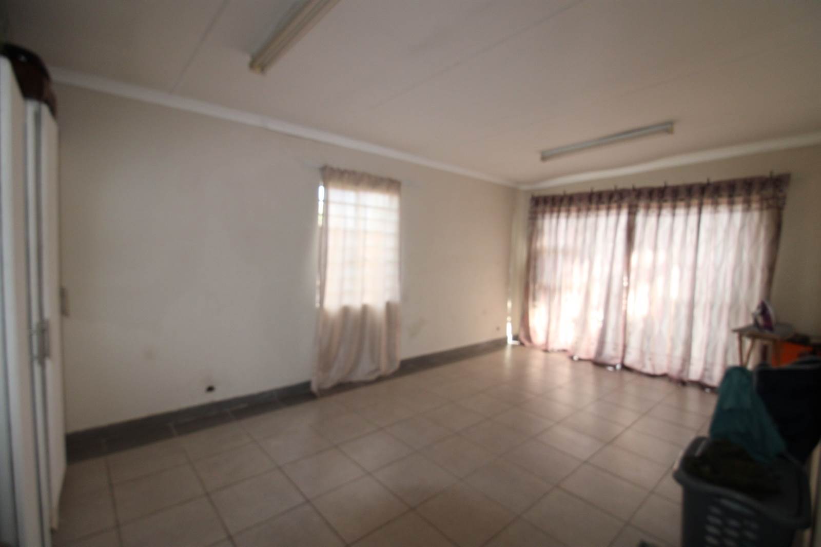 2 Bed Townhouse in Quaggafontein photo number 9