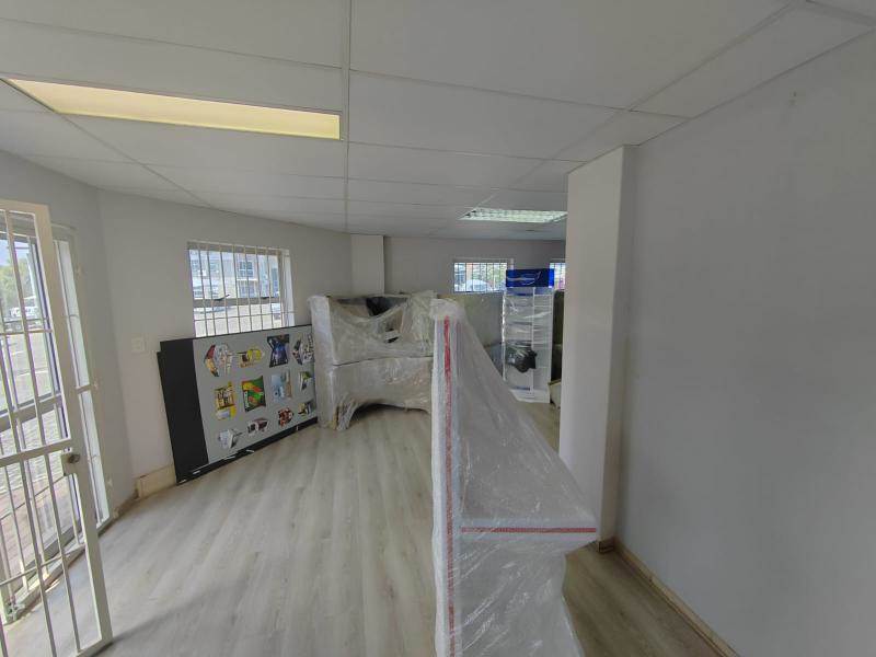 211  m² Commercial space in Eastgate photo number 10