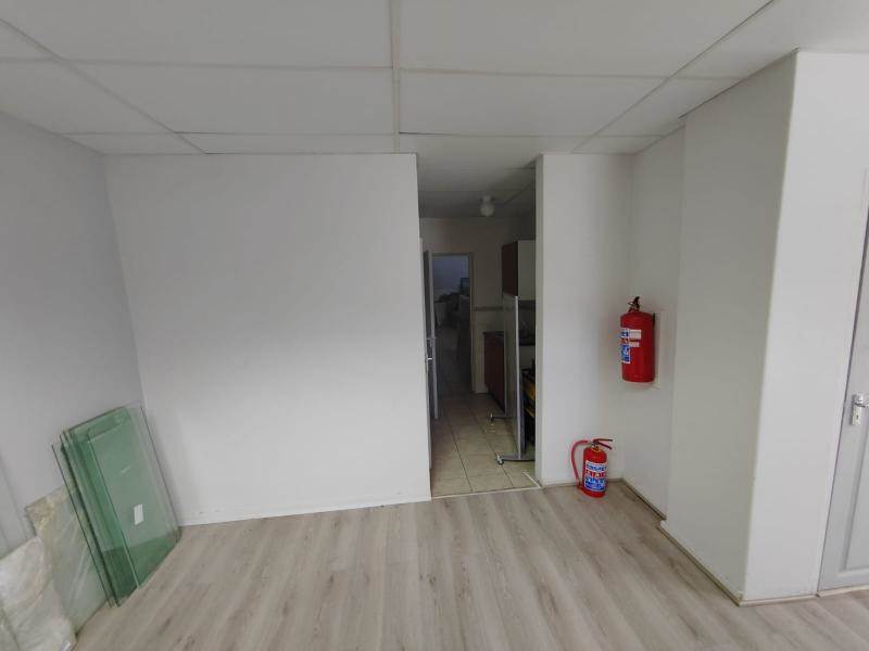211  m² Commercial space in Eastgate photo number 15