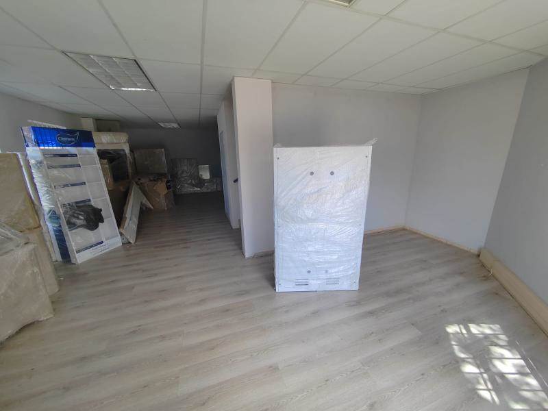 211  m² Commercial space in Eastgate photo number 4