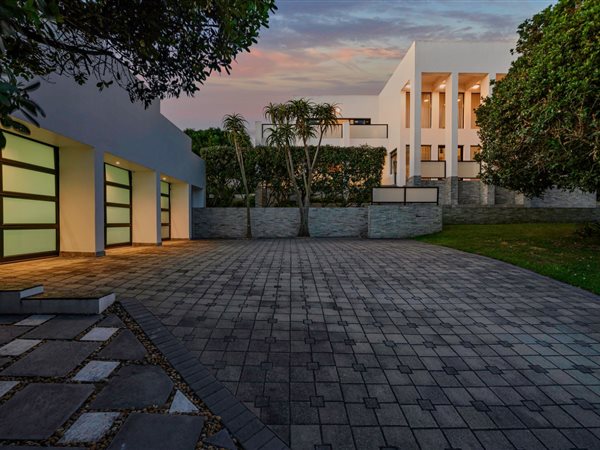 4 Bedroom House 4 Bedroom House