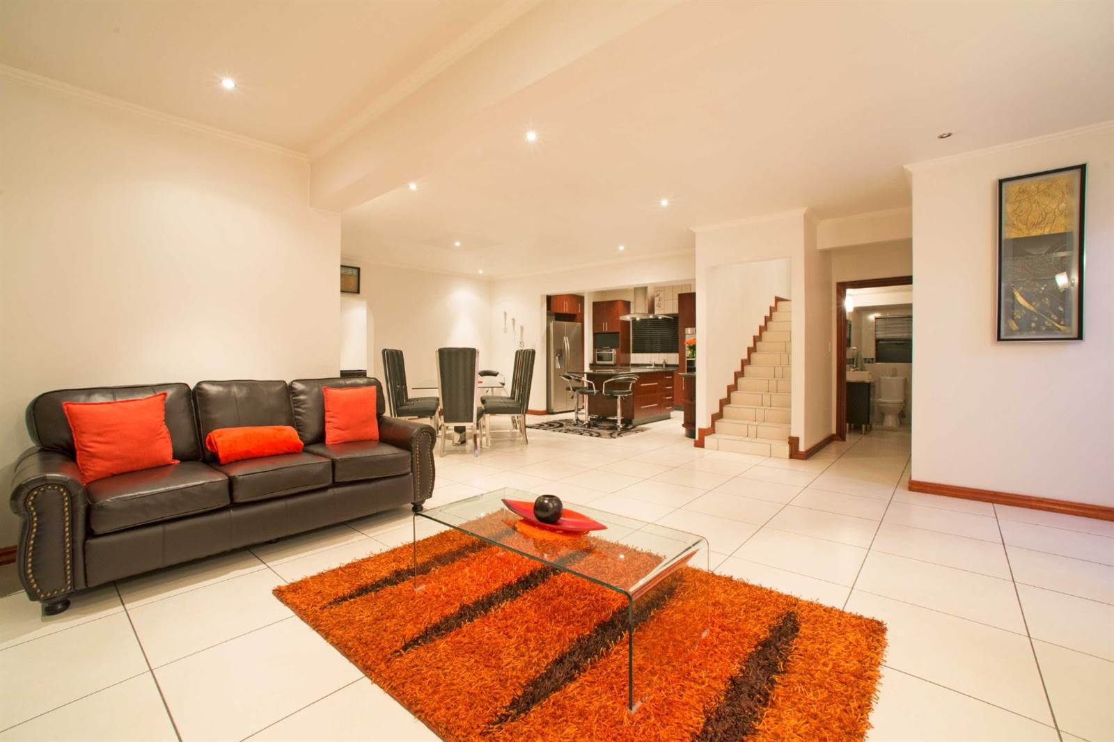 4 Bed House in Greenstone Hill photo number 11