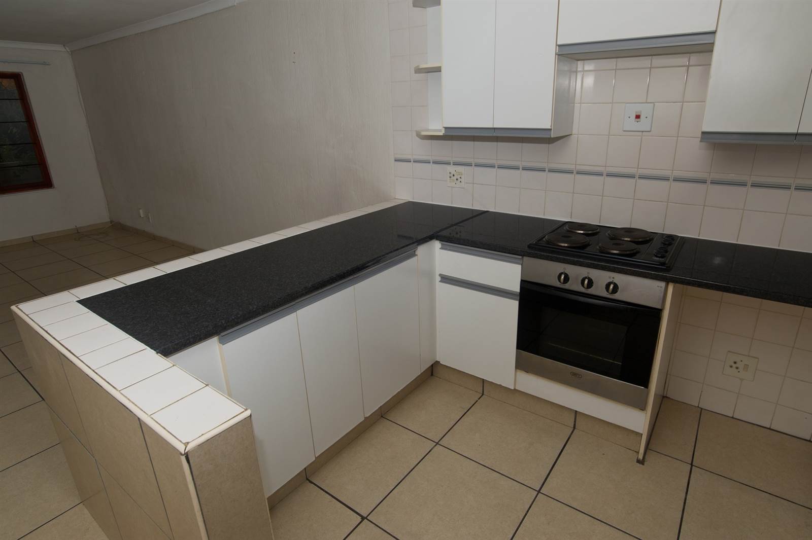 2 Bed Flat in Sunninghill photo number 5