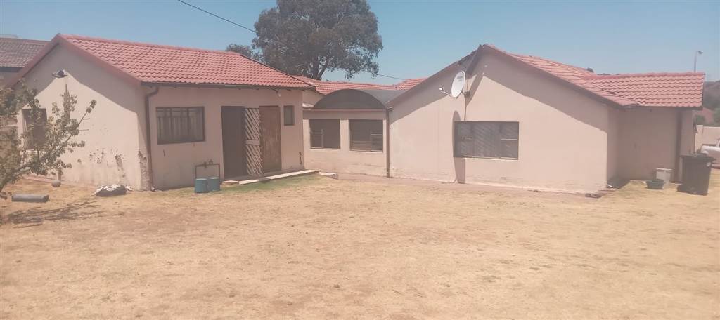 4 Bed House in Meredale photo number 18