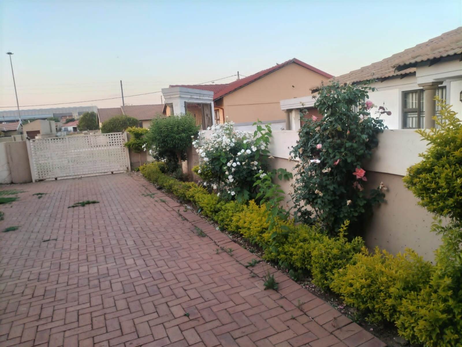 3 Bed House in Brakpan Central photo number 17
