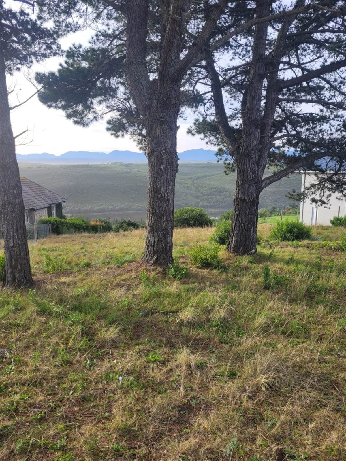 855 m² Land available in Baron View photo number 1