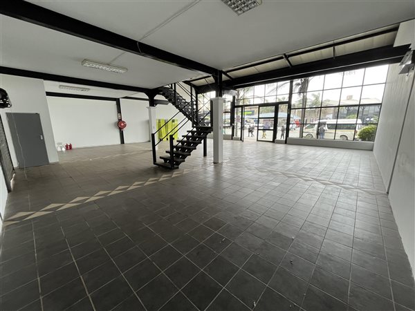 336  m² Retail Space