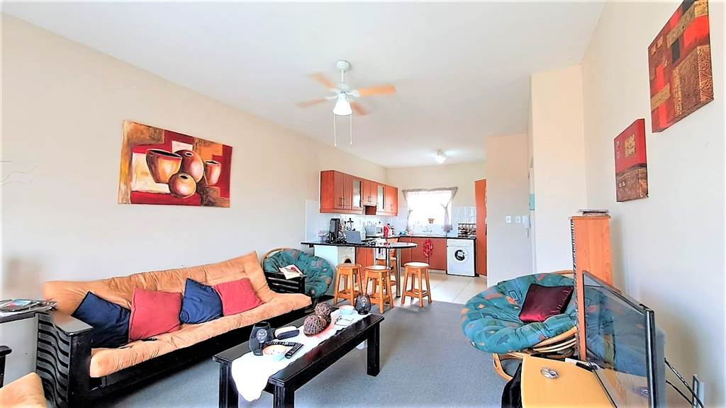 2 Bed Apartment in St Michaels on Sea photo number 9